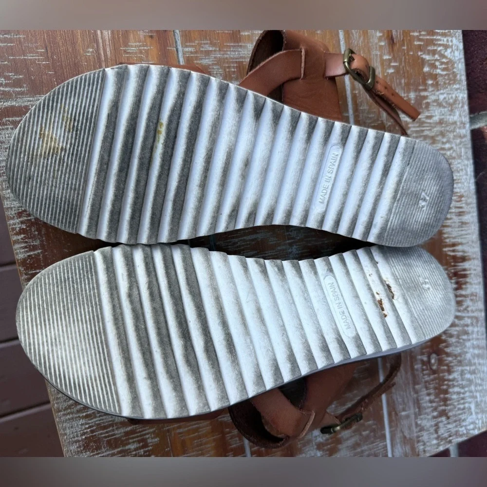 Bertuchi Leather Sandals